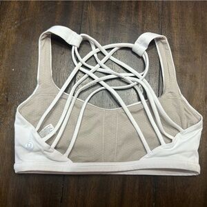 Lululemon sports bra size 4